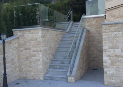 Direct Glass 12 mm Frameless Glass Railing above pool